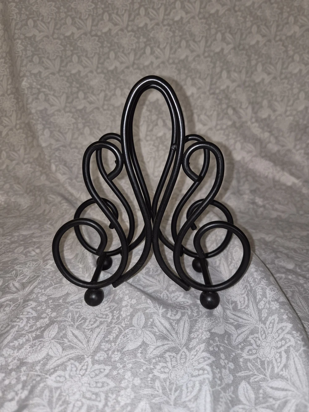 Black Decorative Metal Napkin Holder - Elegant Scroll Design